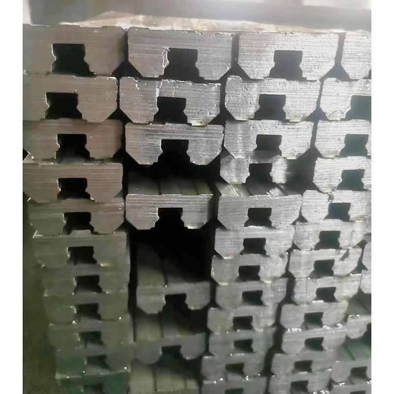 冷拉异型钢的制作工艺不仅提高了材料的强度和稳定性还赋予了冷拉异型钢优良的表面光洁度和美观的外观